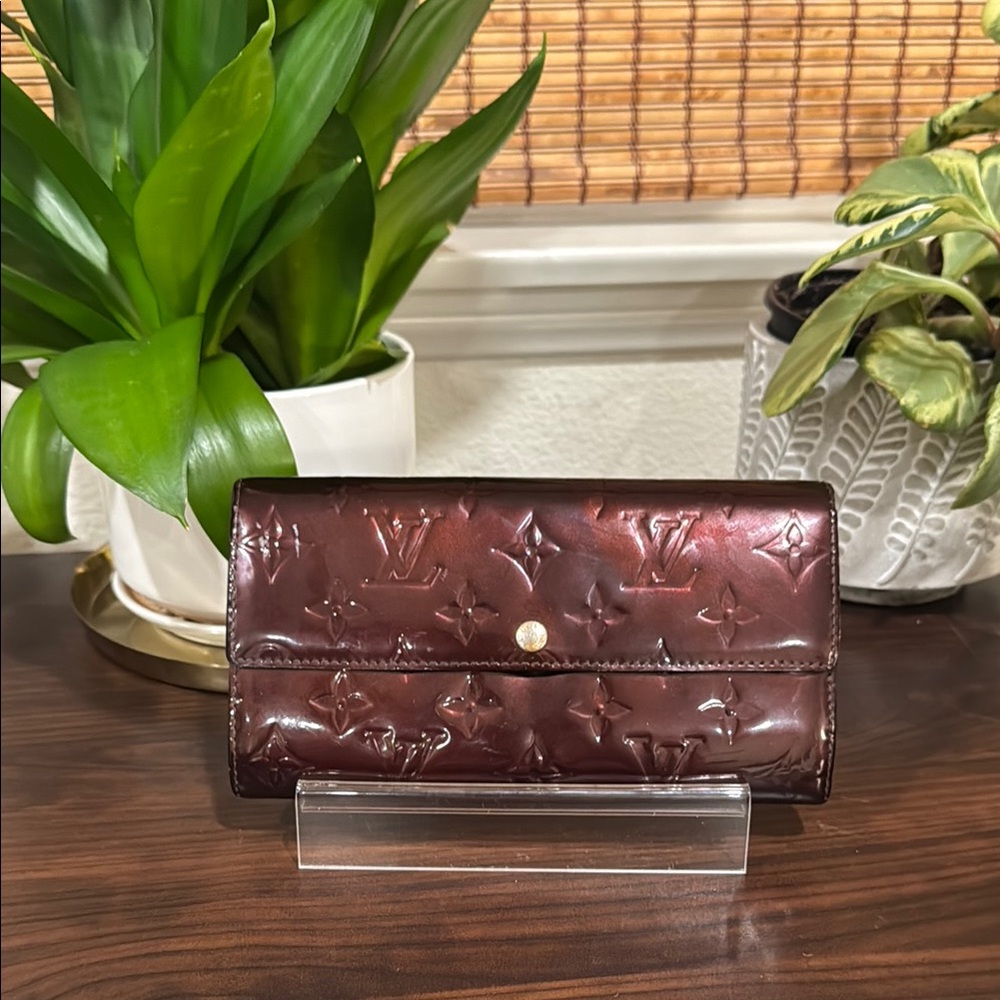 Louis Vuitton Amarante Vernis Wallet